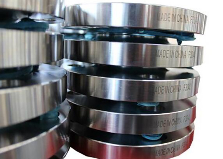 What is a threaded flange?